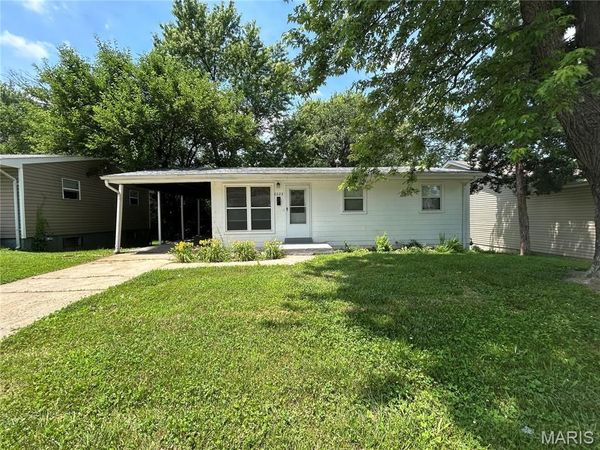 6023 Shillington Drive , St Louis, MO 63134