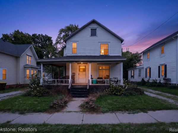 602 N Clinton Avenue , St Johns, Mi 48879