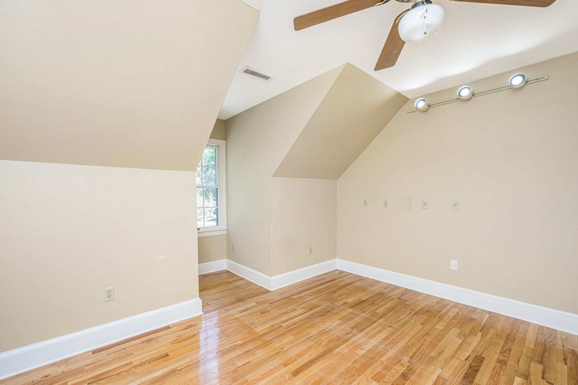 8727 Middleton Point Lane Photo 30
