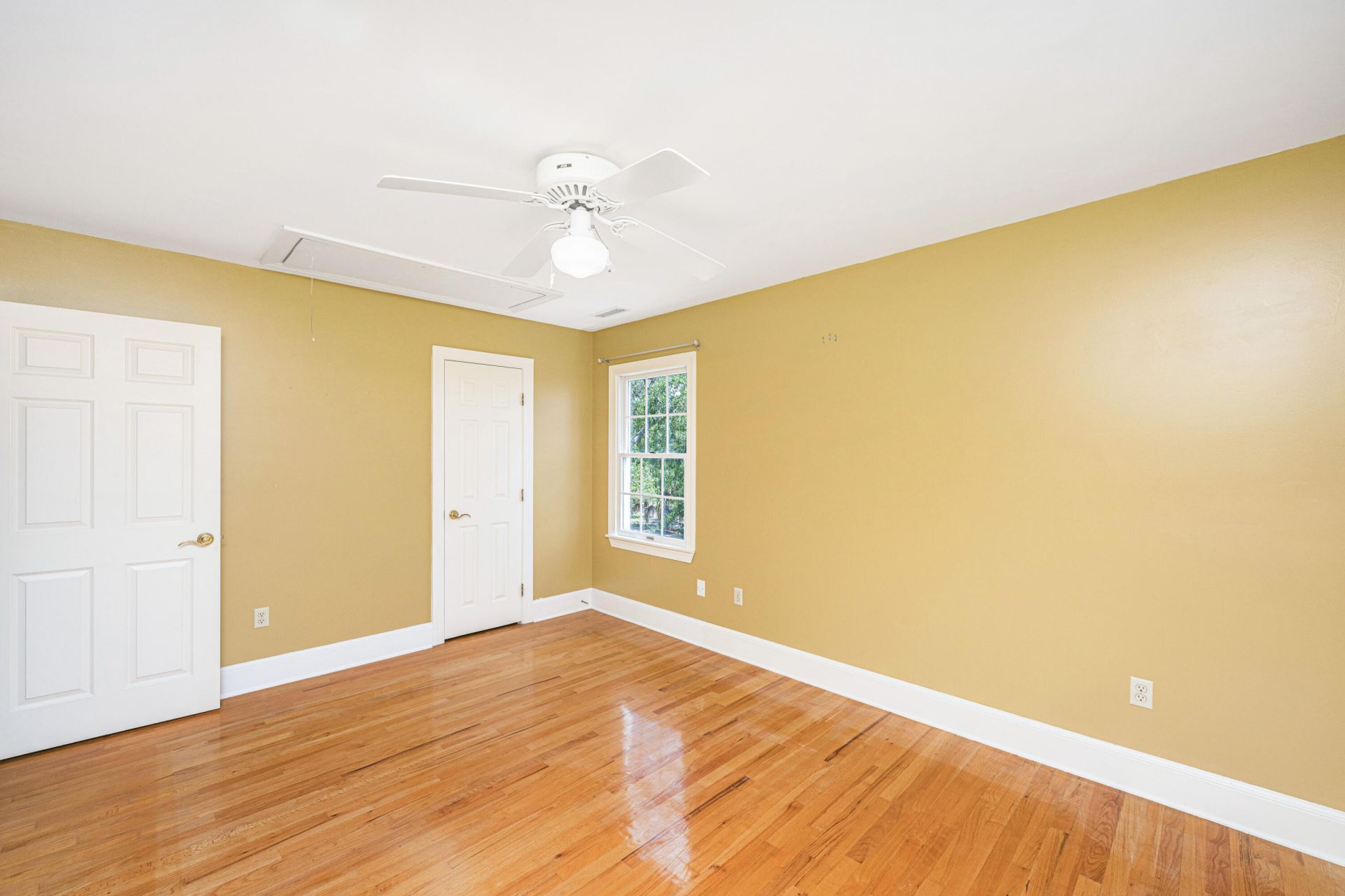 8727 Middleton Point Lane Photo 32