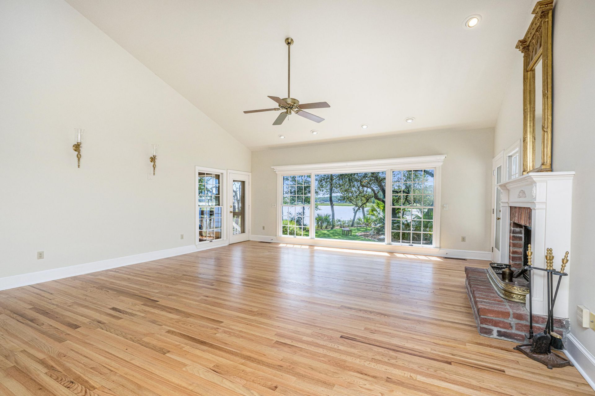 8727 Middleton Point Lane Photo 9