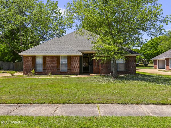 417 Madison Oaks Drive, Madison, MS 39110
