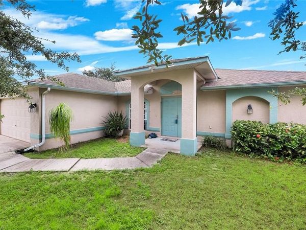 410 SW 7th CT , CAPE CORAL, FL 33991