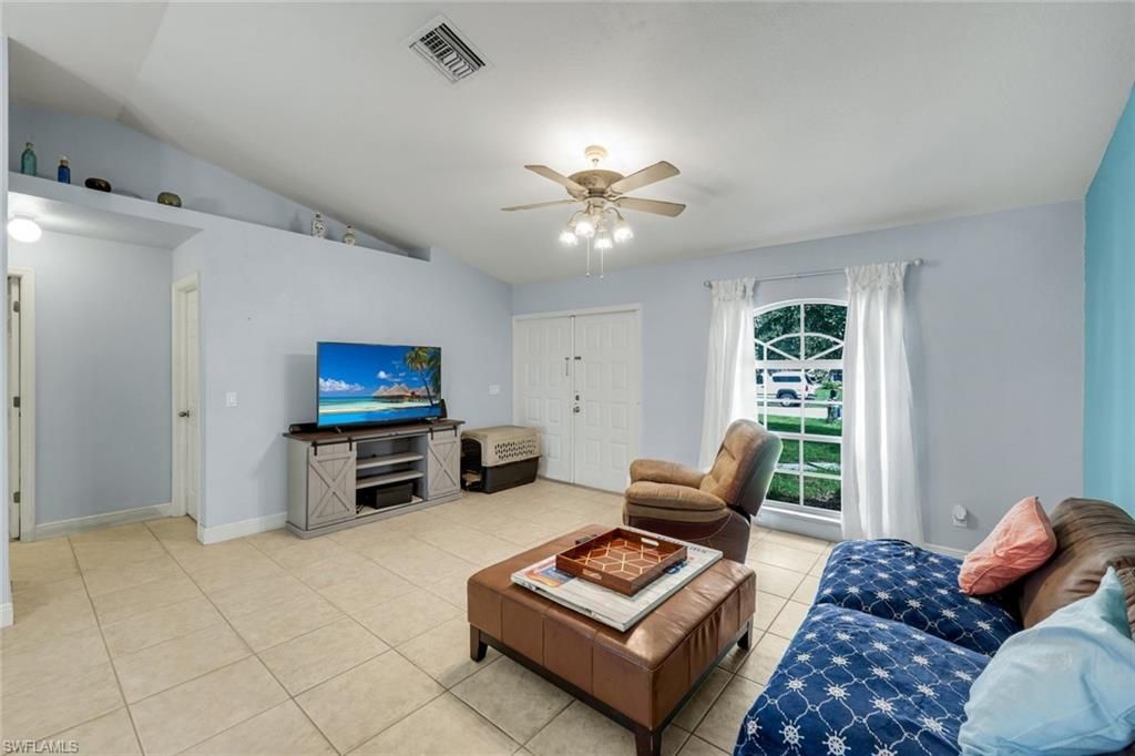 410 SW 7th Ct , Cape Coral, FL 33991 Photo