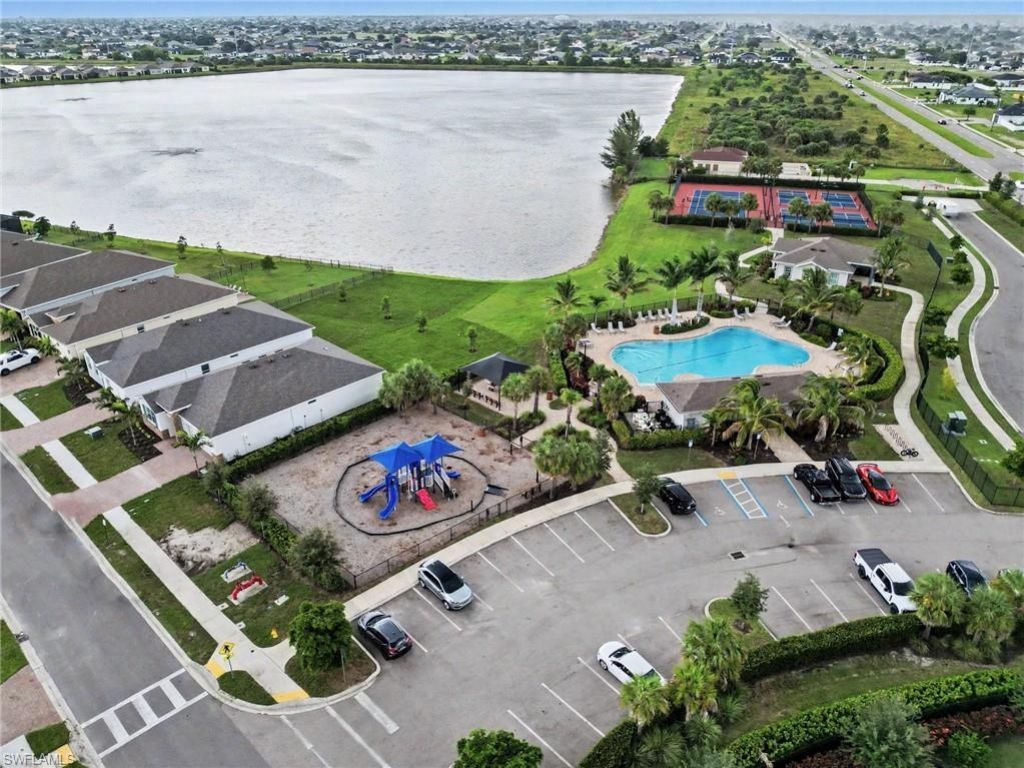 628 Parkshore Lake Ave, Cape Coral, FL 33993 Photo