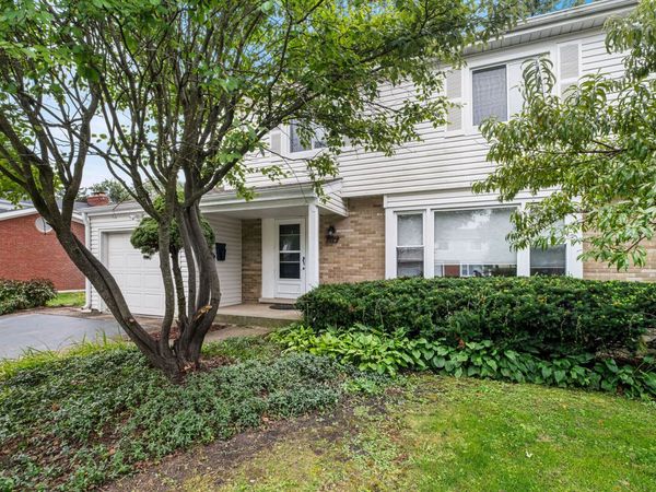 1119 Country Lane , Deerfield, IL 60015