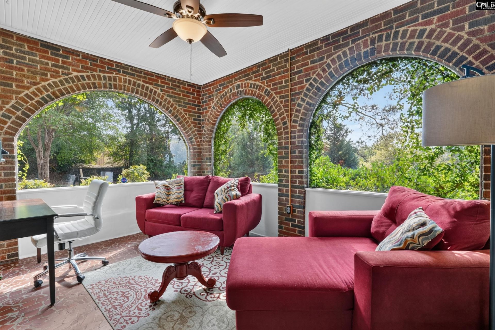 305 Fulton Street Photo 10
