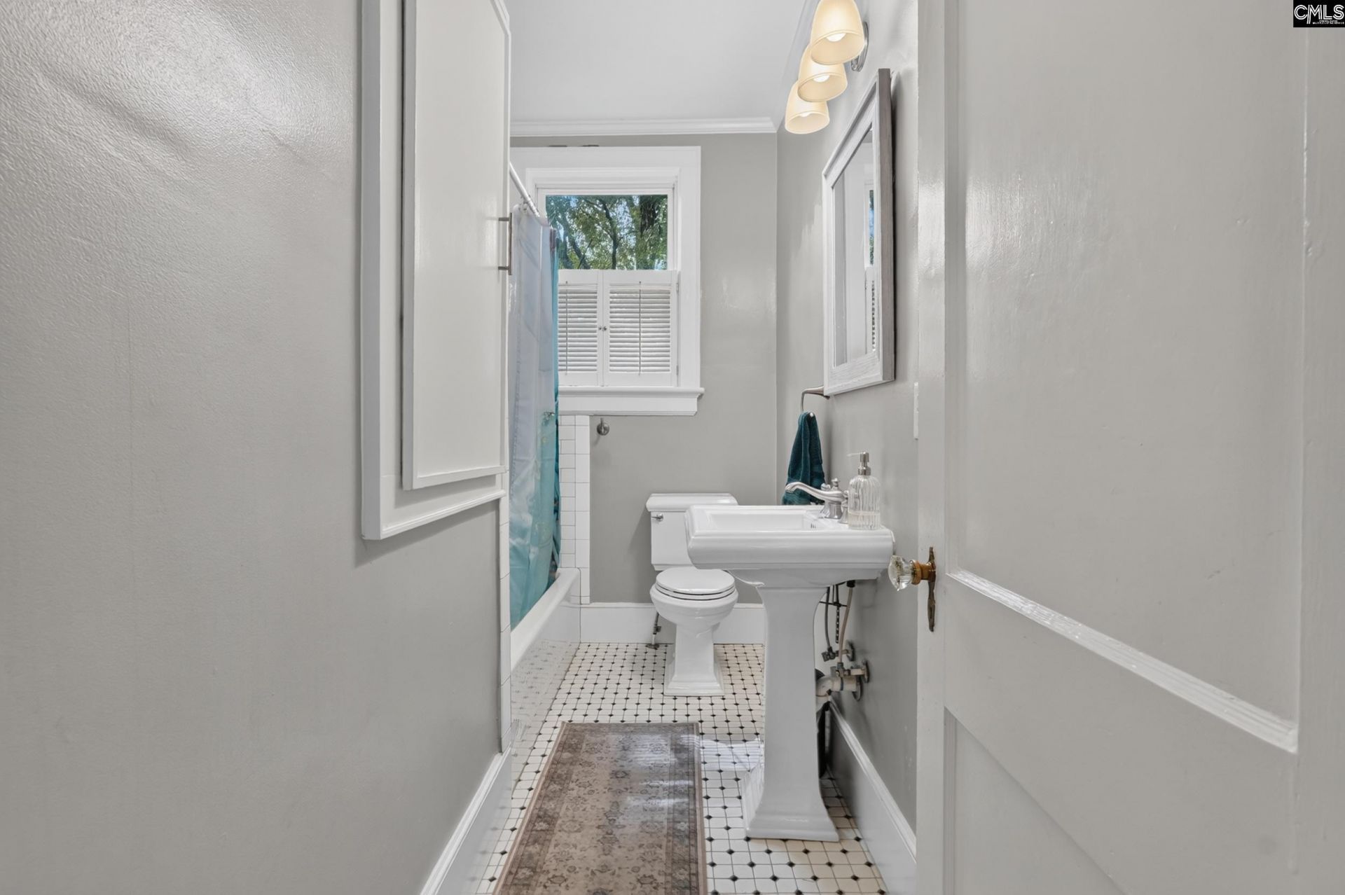 305 Fulton Street Photo 33
