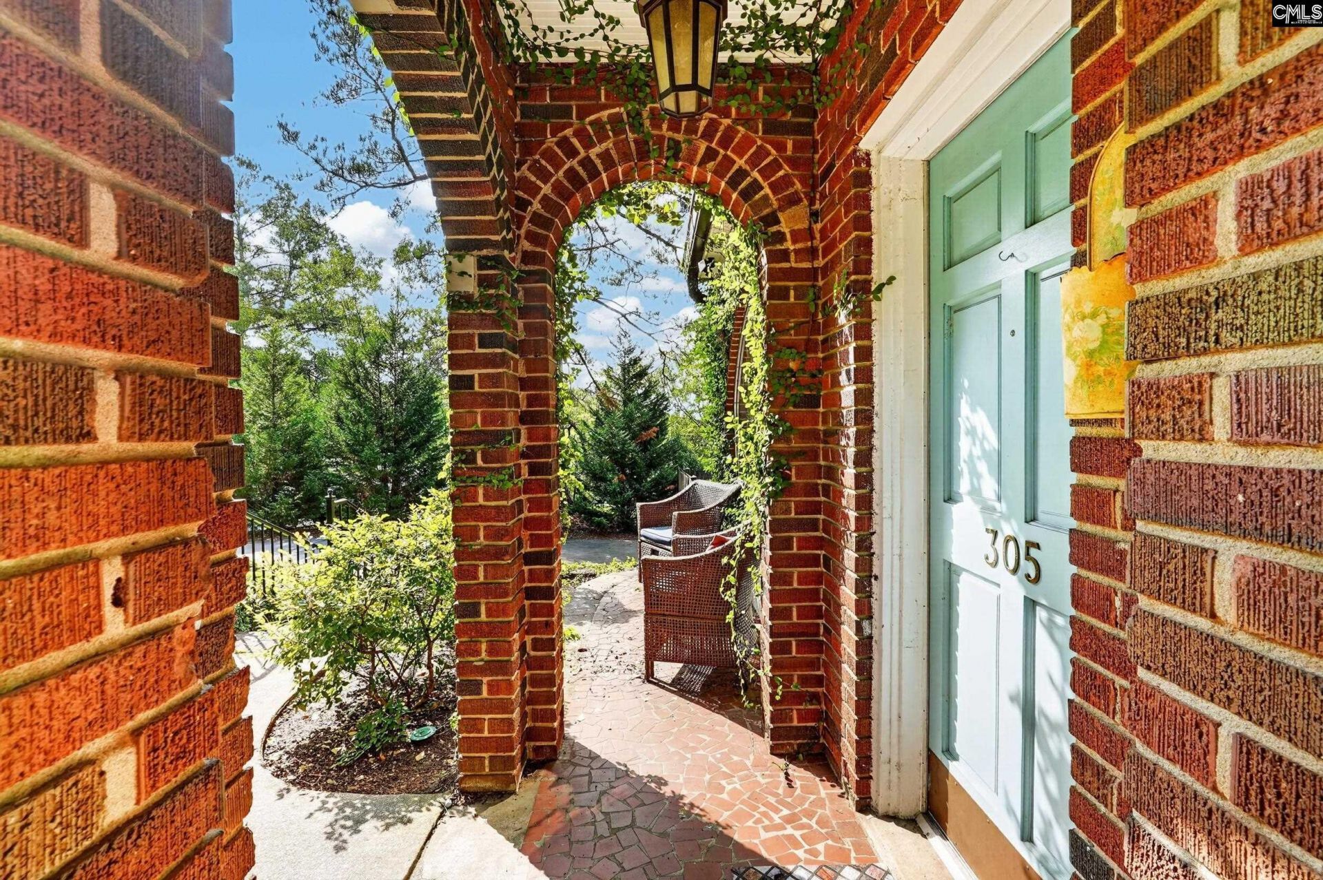 305 Fulton Street Photo 6