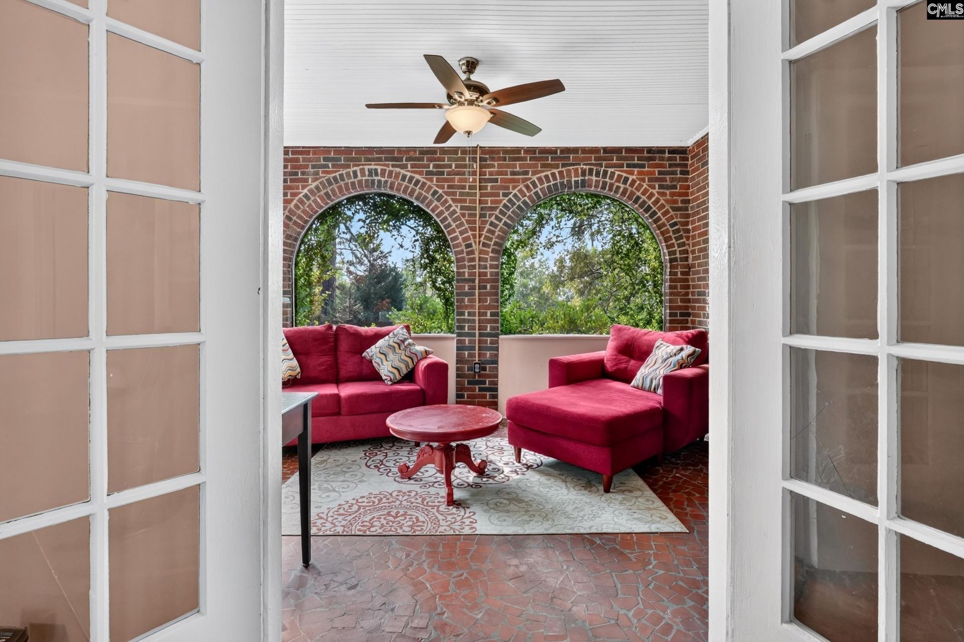 305 Fulton Street Photo 8