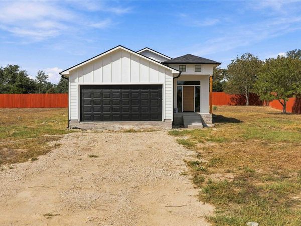 133 Esperanza DR, Bastrop, TX 78602
