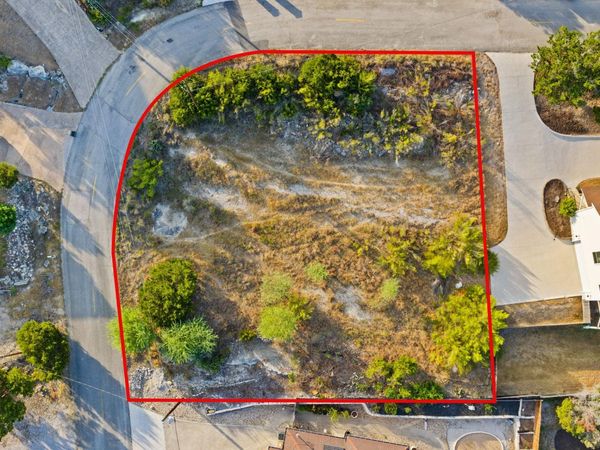 408 Rogart DR, Spicewood, TX 78669
