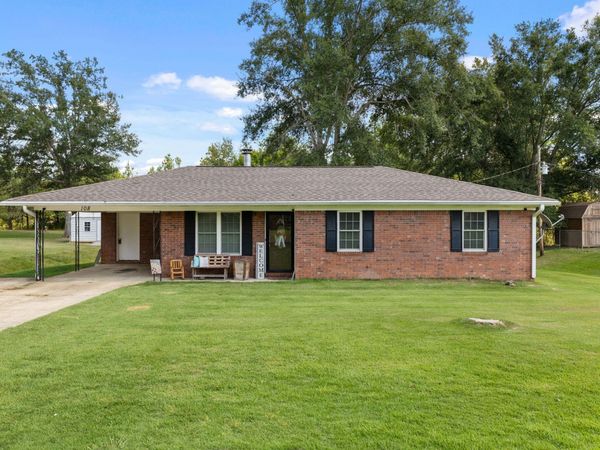 108 Meadow Ln., New Albany, MS 38652