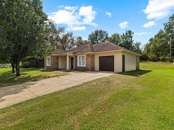 115 Michael St., New Albany, MS 38652