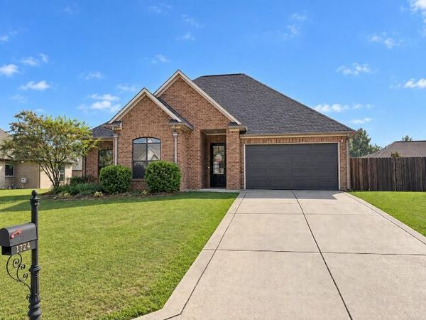 1724 Broadleaf Ln., Belden, MS 38826