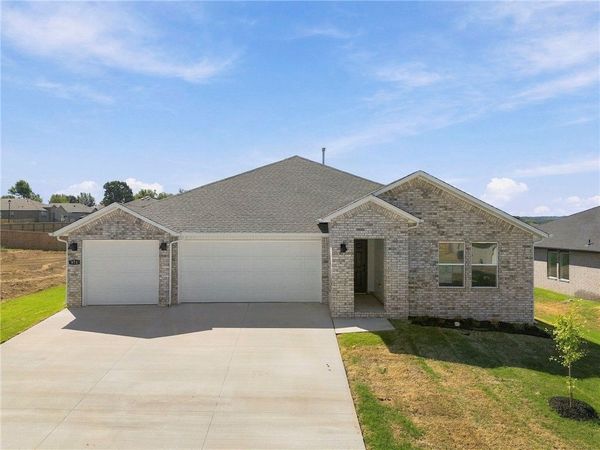 1012 Pepperwood Drive , Prairie Grove, AR 72753