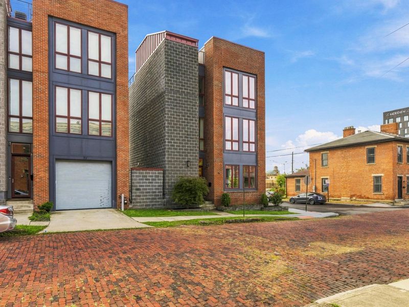 75 E Russell Street, Columbus, OH 43215 Photo 3