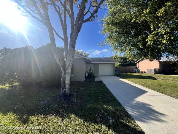 106 Battersea Avenue NE , Palm Bay, FL 32907