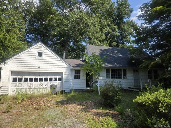 59 Cornell Street , East Northport, NY 11731