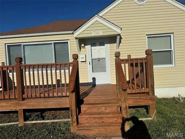 6000 Cascade Drive , St Louis, MO 63134