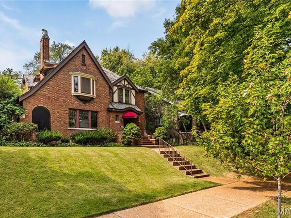 1122 Bellerive Boulevard, St Louis, MO 63111