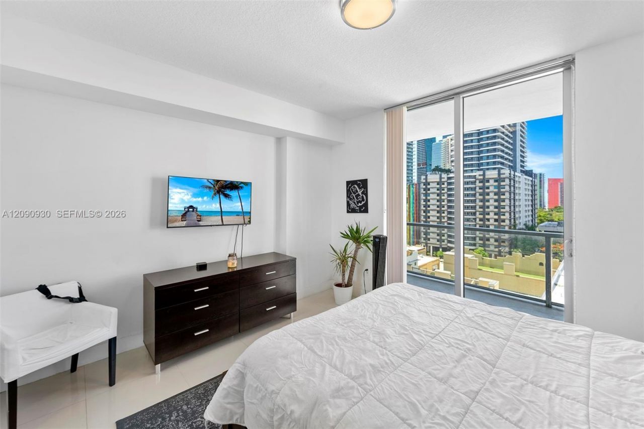 79 SW 12 St , Unit 1202-S, Miami, FL 33130 Photo