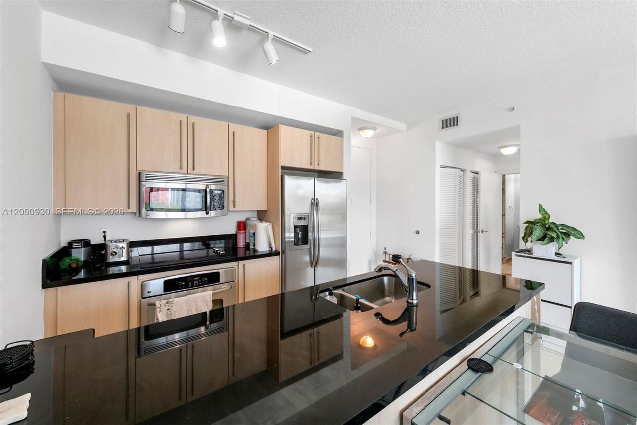 79 SW 12 St , Unit 1202-S, Miami, FL 33130 Photo