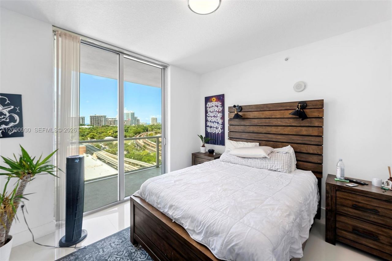 79 SW 12 St , Unit 1202-S, Miami, FL 33130 Photo
