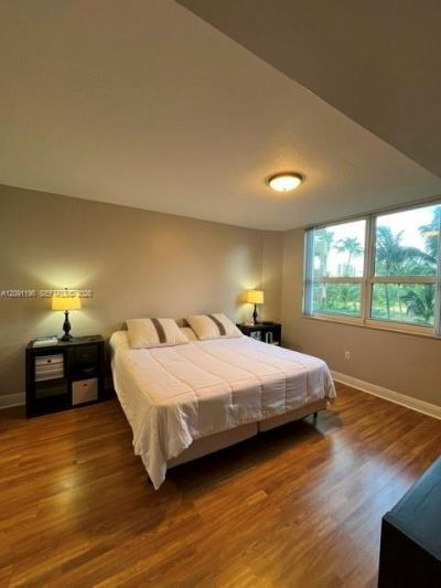 19501 W Country Club Dr, Unit 302, Aventura, FL 33180 Photo