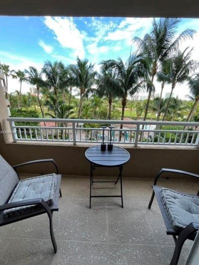 19501 W Country Club Dr, Unit 302, Aventura, FL 33180 Photo