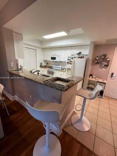 19501 W Country Club Dr, Unit 302, Aventura, FL 33180 Photo