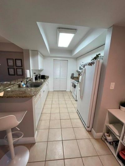 19501 W Country Club Dr, Unit 302, Aventura, FL 33180 Photo