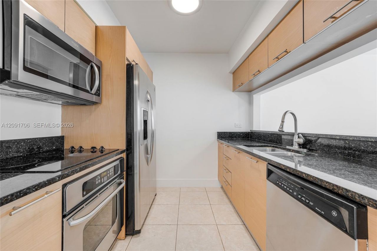 31 SE 5th St , Unit 409, Miami, FL 33131 Photo