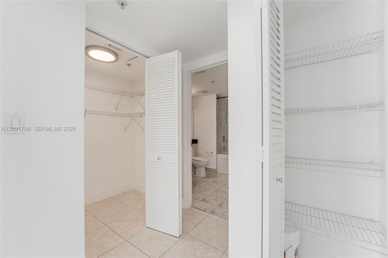 31 SE 5th St , Unit 409, Miami, FL 33131 Photo
