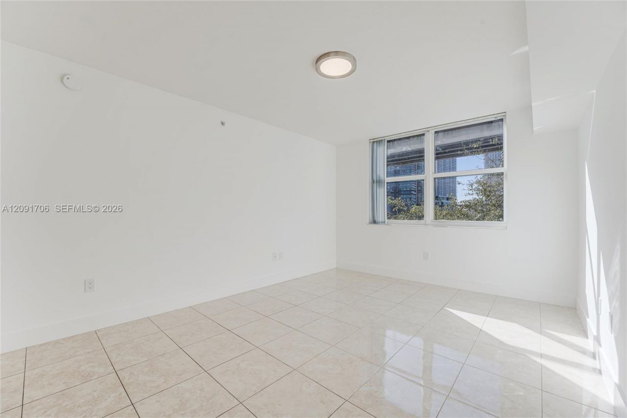 31 SE 5th St , Unit 409, Miami, FL 33131 Photo