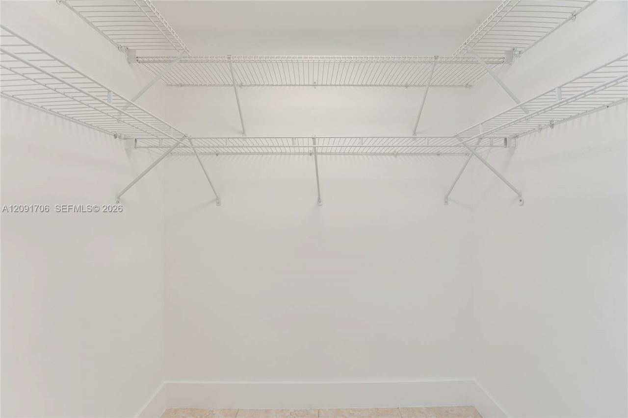 31 SE 5th St , Unit 409, Miami, FL 33131 Photo
