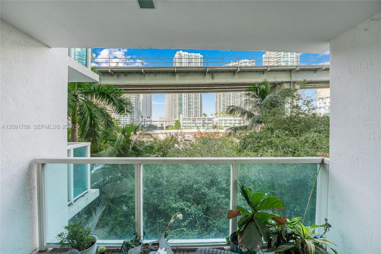 31 SE 5th St , Unit 409, Miami, FL 33131 Photo