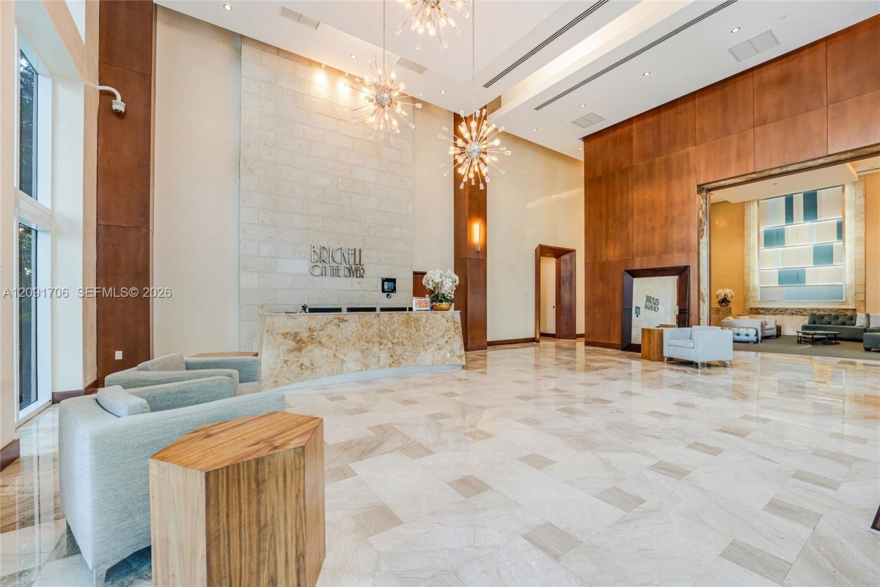 31 SE 5th St , Unit 409, Miami, FL 33131 Photo