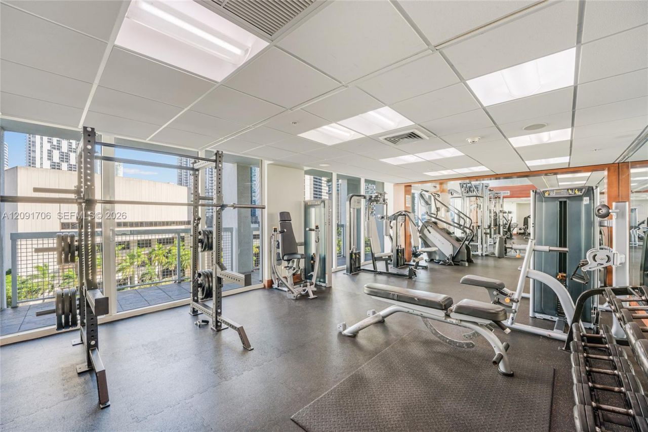 31 SE 5th St , Unit 409, Miami, FL 33131 Photo
