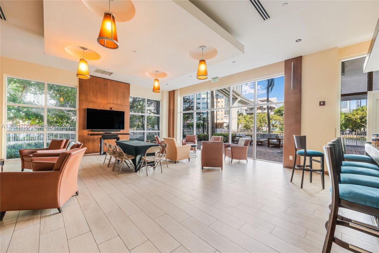 31 SE 5th St , Unit 409, Miami, FL 33131 Photo