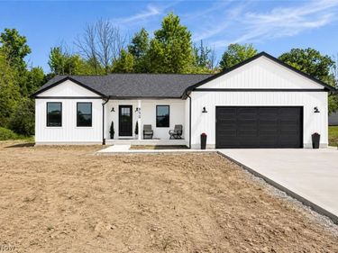 850 Eggleston Road, Aurora, OH 44202
