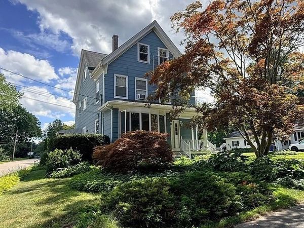 12 Pinehill St, Unit 3, Taunton, MA 02718