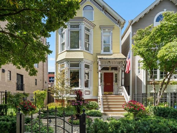 2424 N Burling Street, Chicago, IL 60614