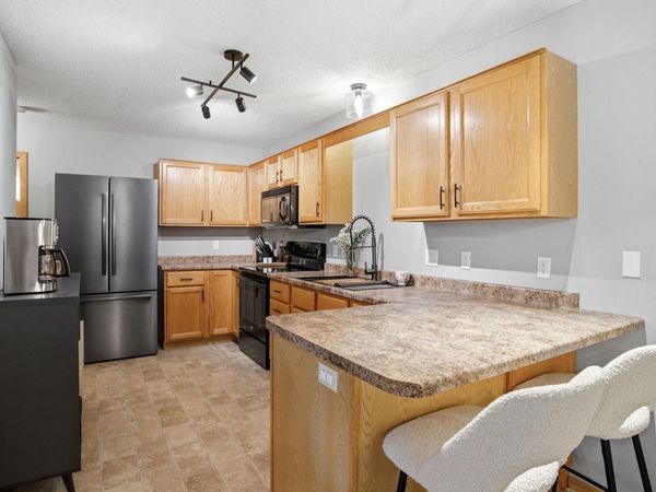 8854 Spring Lane, Woodbury, MN 55125