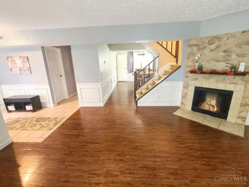 28 Woodcrest Court, Springdale, OH 45246 Photo 2