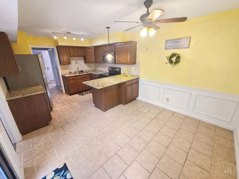 28 Woodcrest Court, Springdale, OH 45246 Photo 6