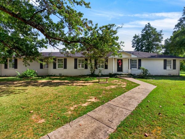 1505 Doris Dr , Cookeville, TN 38501