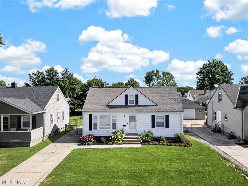 305 E 329th Street, Willowick, OH 44095 Photo 2