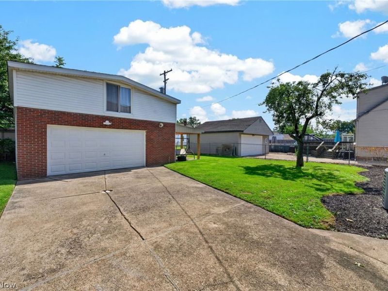305 E 329th Street, Willowick, OH 44095 Photo 21