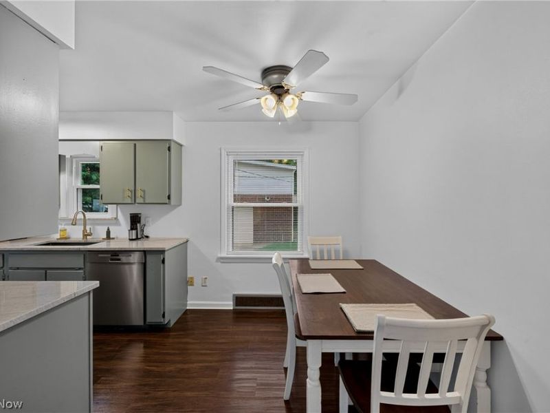 305 E 329th Street, Willowick, OH 44095 Photo 6